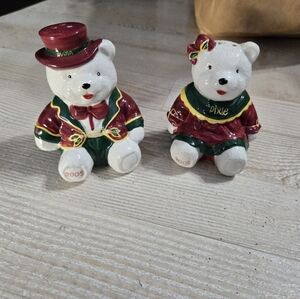 Vintage 2005 Winn Dixie Bear Salt & Pepper Shakers